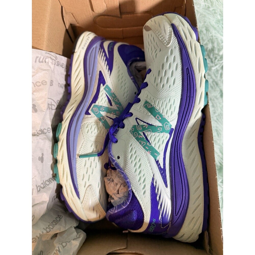Run Disney New Balance Women’s Mad Tea Party Alice Size 8.5 Running Shoes